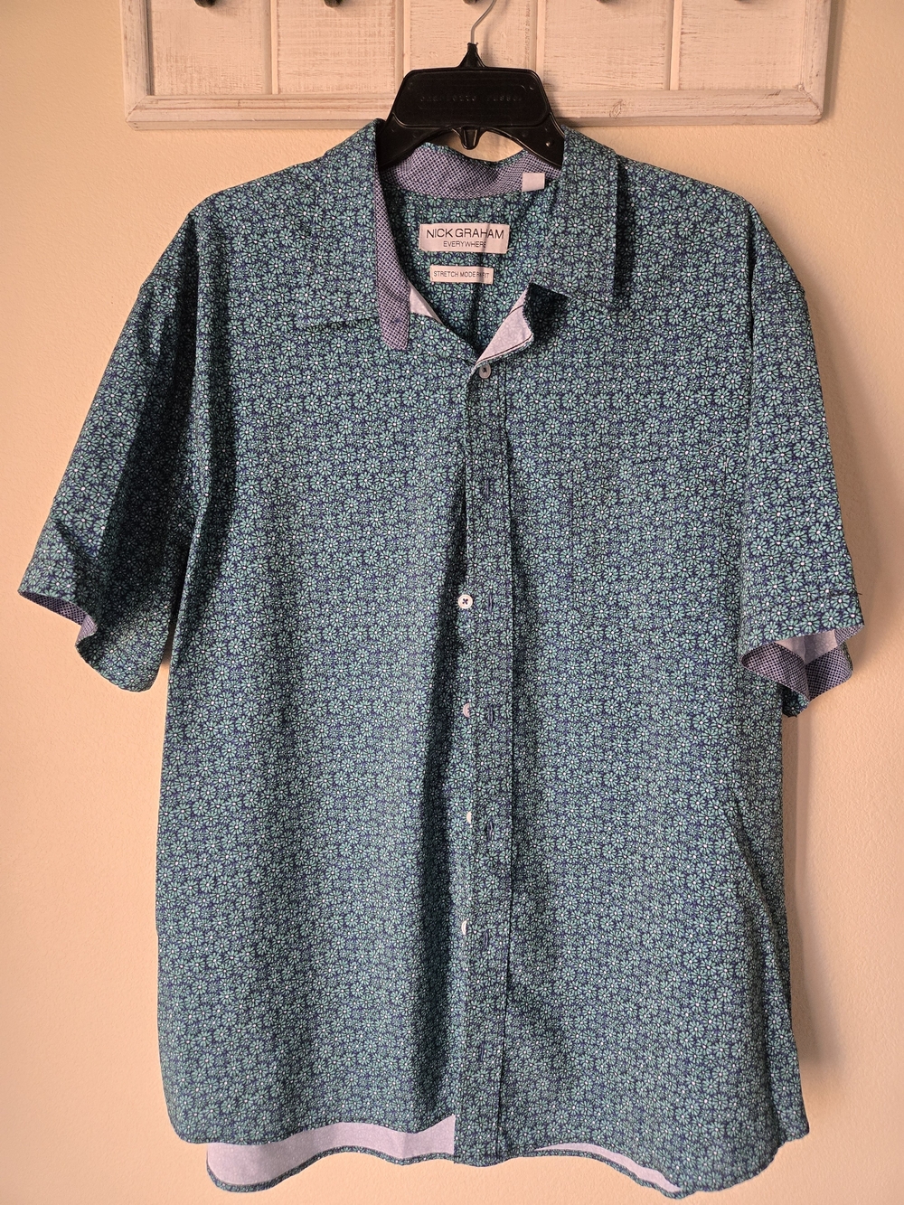 Nick Graham Men’s Short Sleeve Button-Down Shirt in Teal Floral